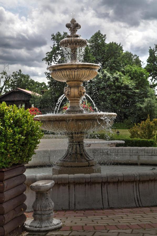 Zespół Pałacowo-Parkowy Bądzów Polkowice Exterior foto